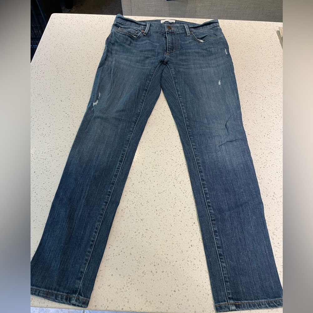 NWOT - LOFT Women's Relaxed Skinny Jeans - Dark Blue Size 4 (waist 16”)